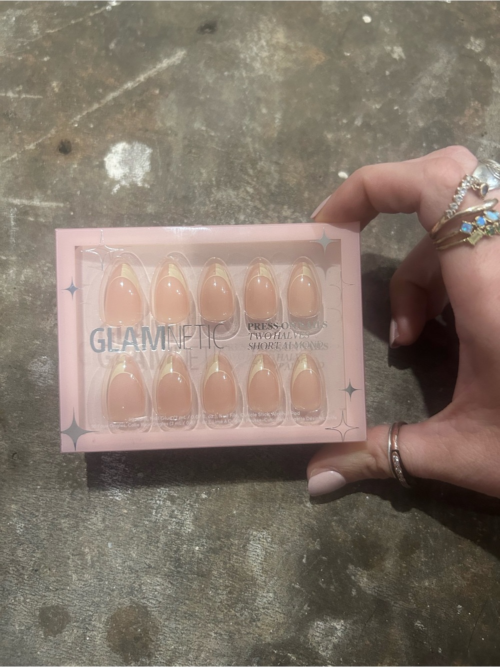 💅 Glamnetic “Two Halves” Press-On Nails — Short Almond